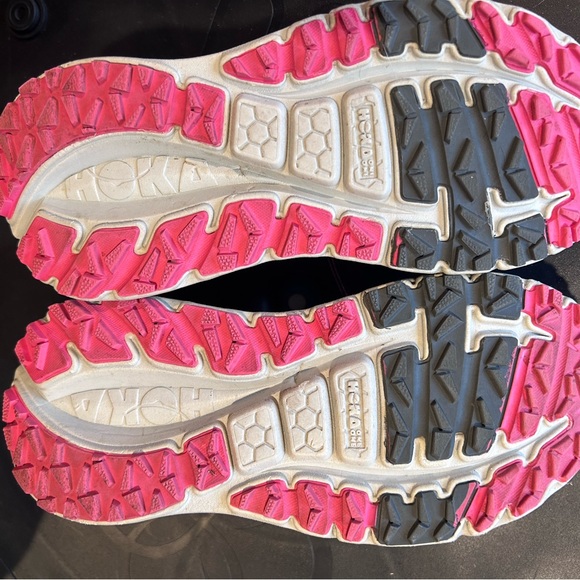 Like New Women’s Hoka One running shoe size 7.5 - Picture 3 of 6